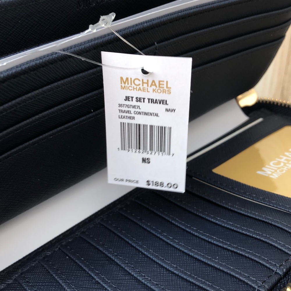 Nwt Michael kors jet set travel  wristlet - Picture 6 of 6